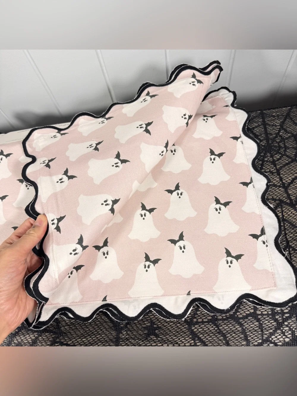 NEW London Kaye Pretty Ghost Halloween Placemats